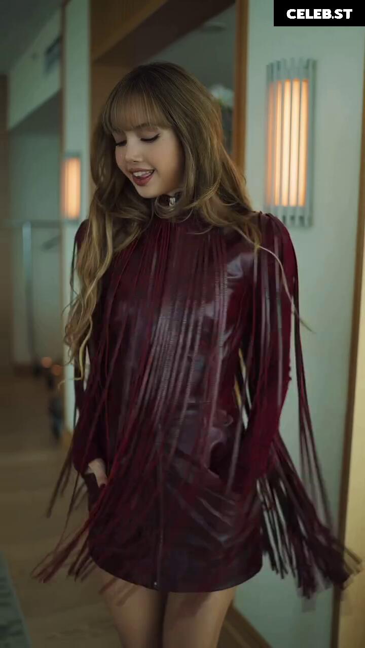 Lisa | BLΛƆKPIИK (Blackpink) Image 23657084