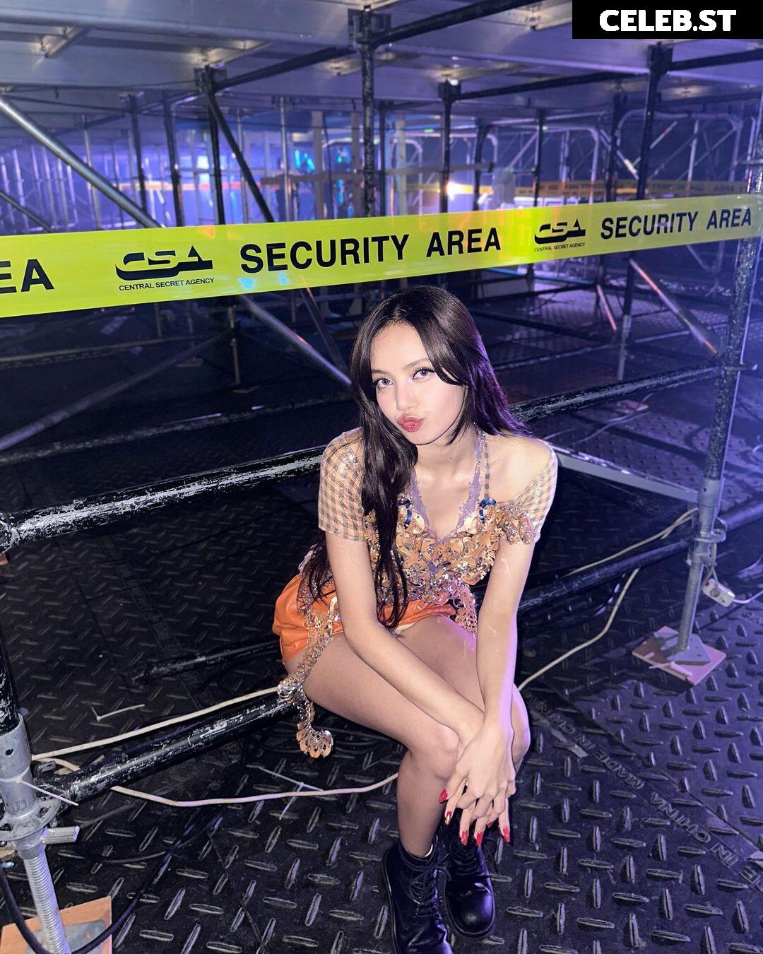 Lisa | BLΛƆKPIИK (Blackpink) Image 23657020
