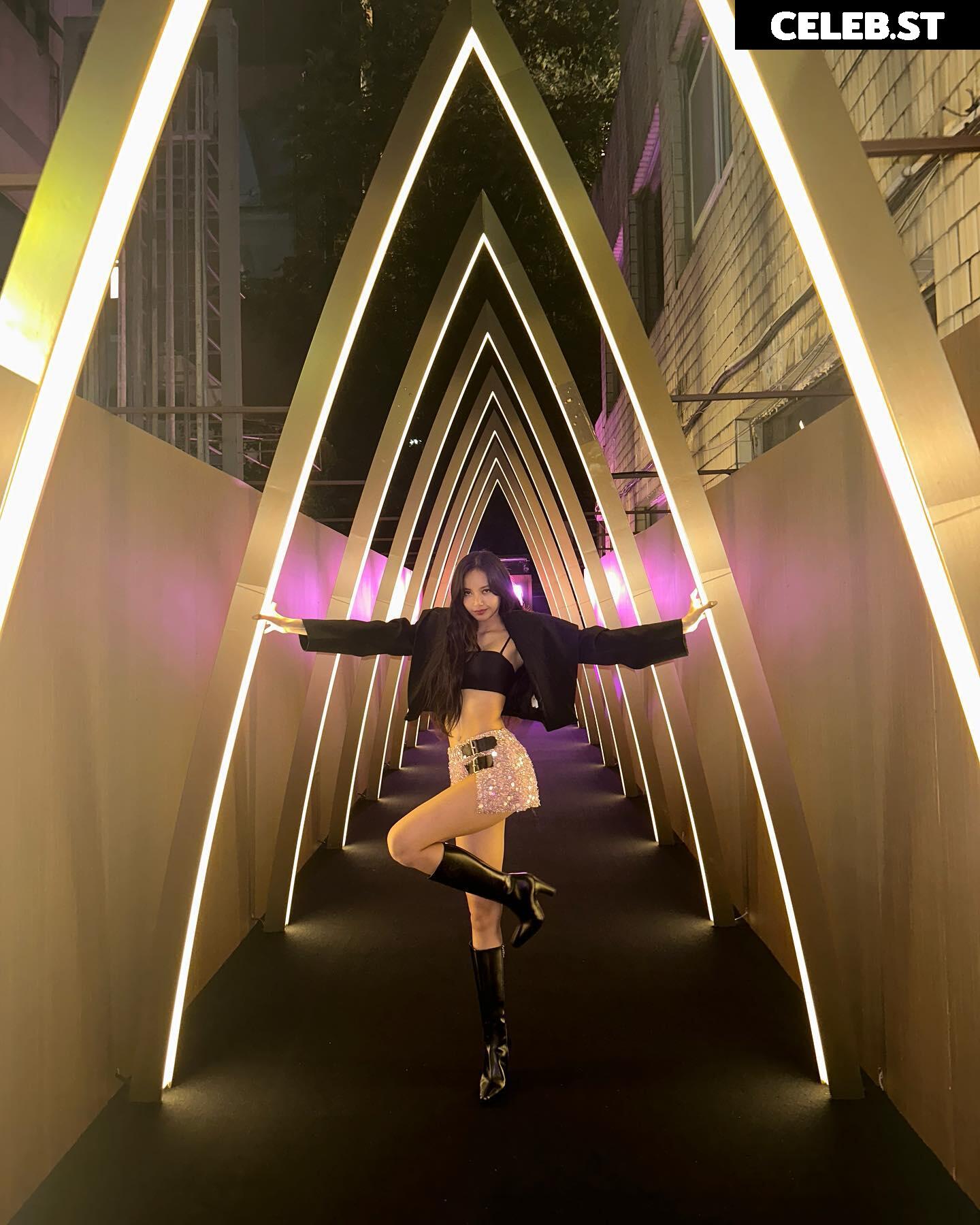 Lisa | BLΛƆKPIИK (Blackpink) Image 23657025