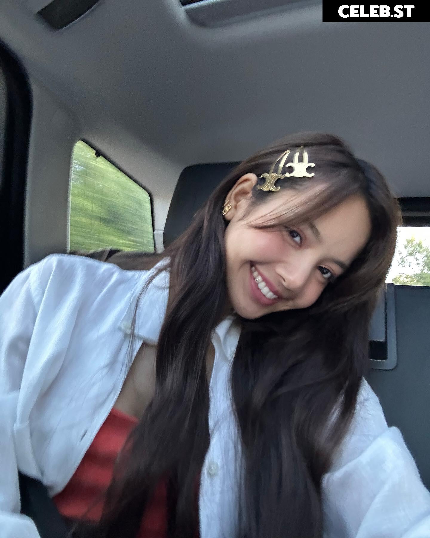Lisa | BLΛƆKPIИK (Blackpink) Image 23657032