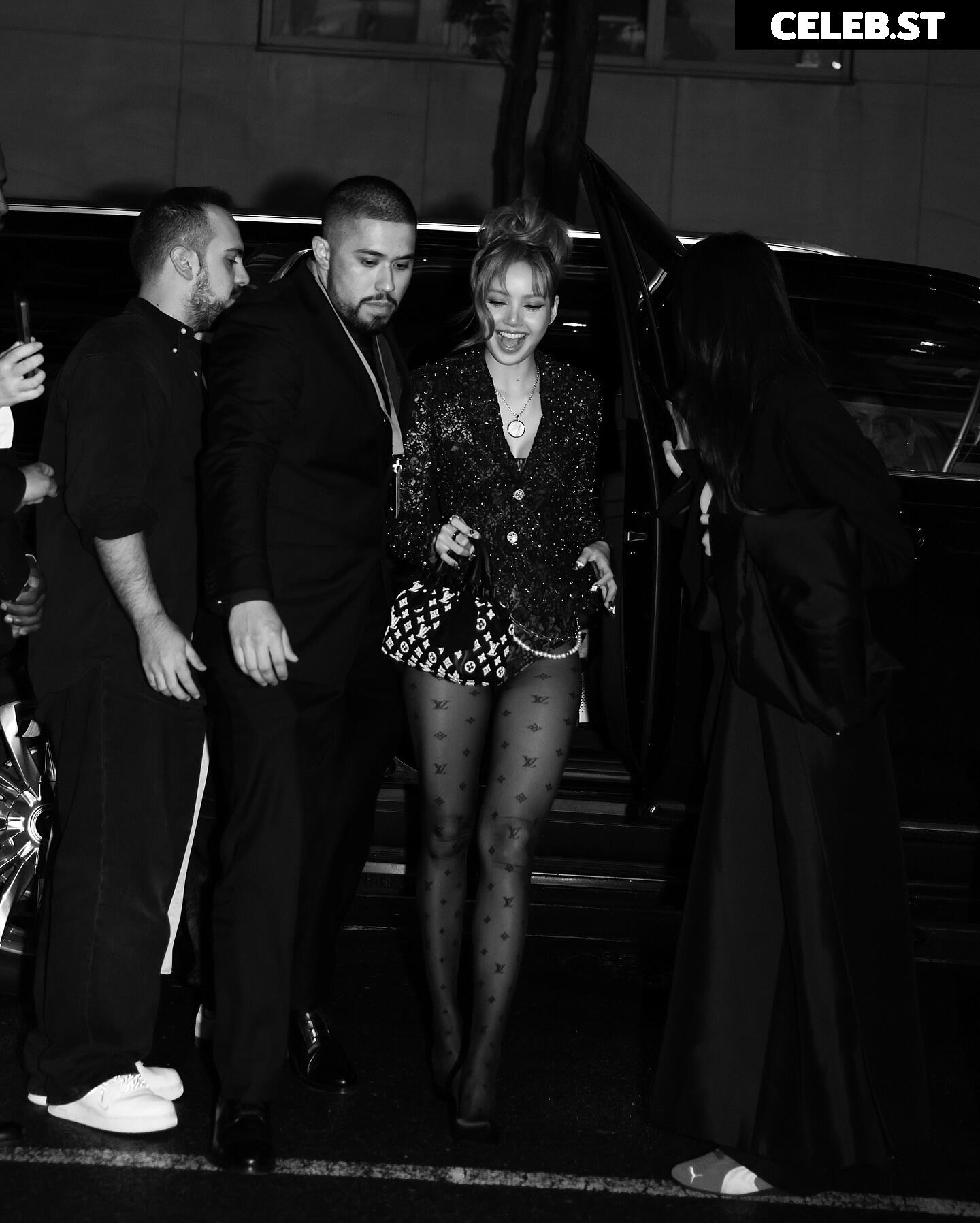 Lisa | BLΛƆKPIИK (Blackpink) Image 23657311