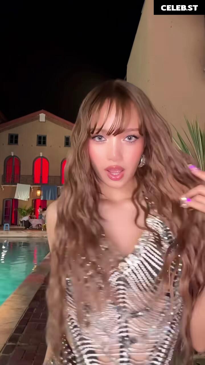 Lisa | BLΛƆKPIИK (Blackpink) Image 23657317