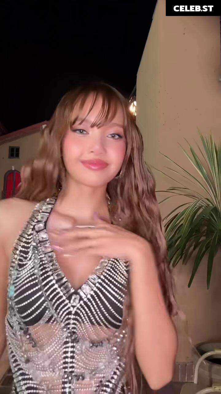 Lisa | BLΛƆKPIИK (Blackpink) Image 23657336