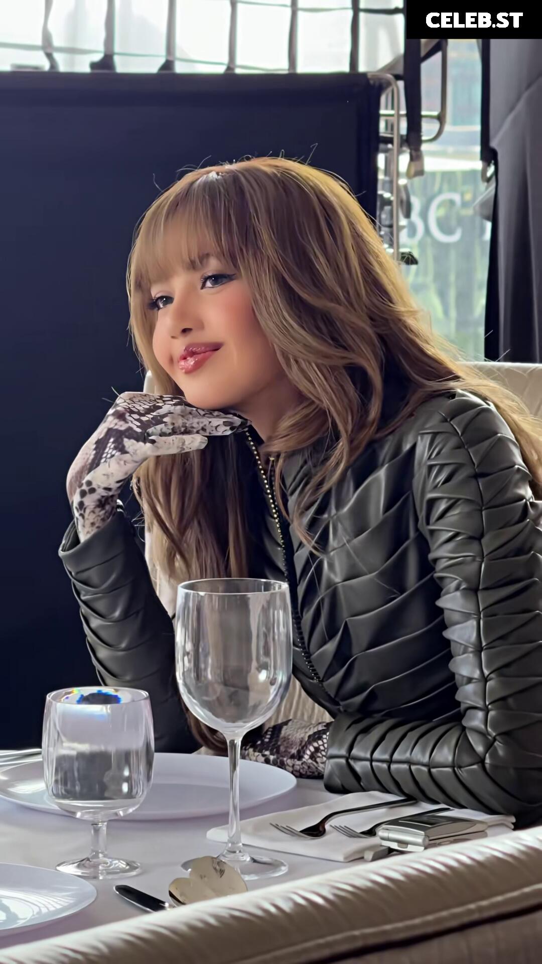 Lisa | BLΛƆKPIИK (Blackpink) Image 23657217
