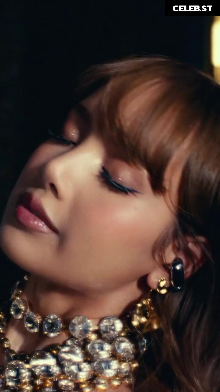 Lisa | BLΛƆKPIИK (Blackpink) Image 23657201