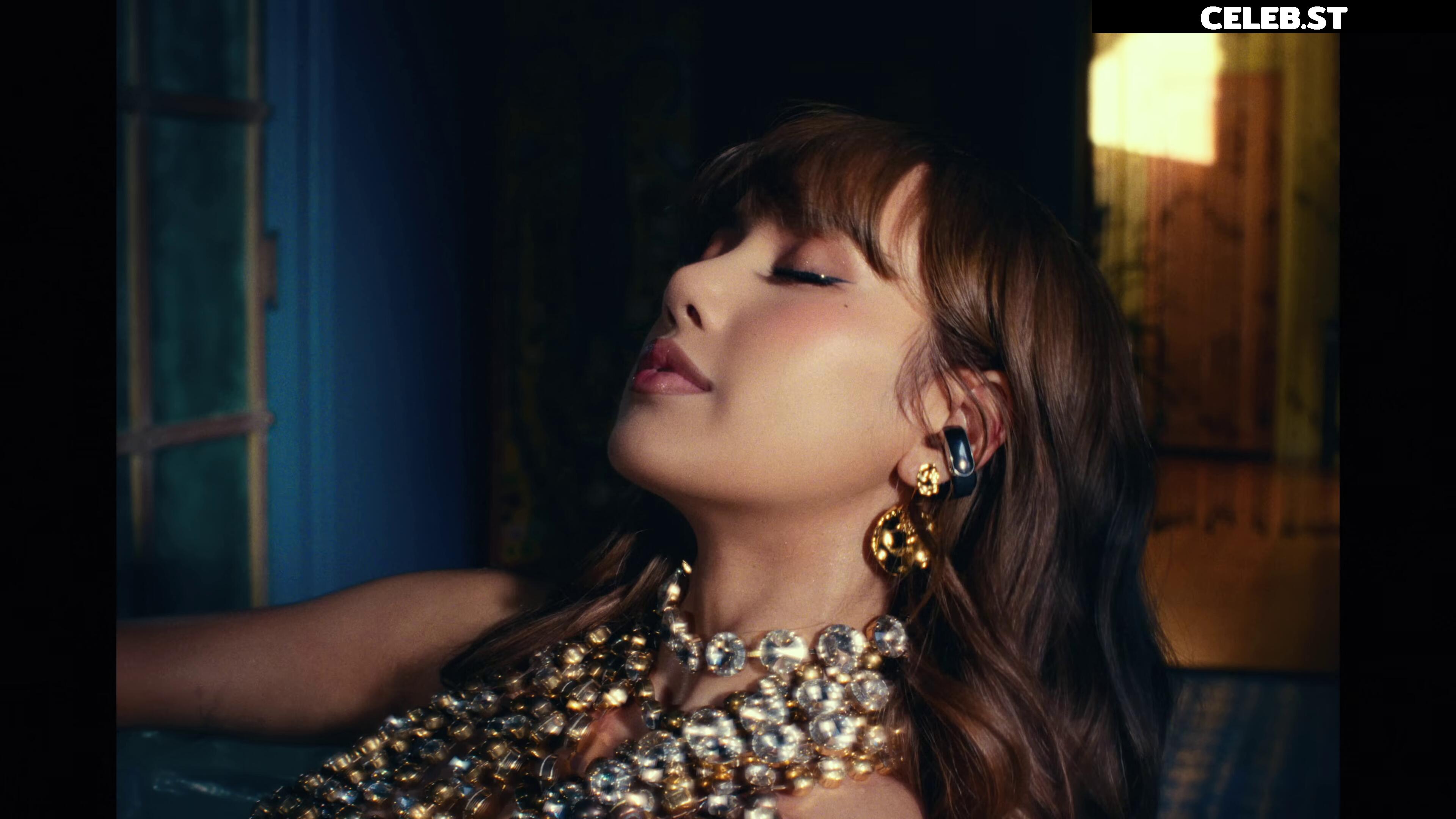 Lisa | BLΛƆKPIИK (Blackpink) Image 23657244