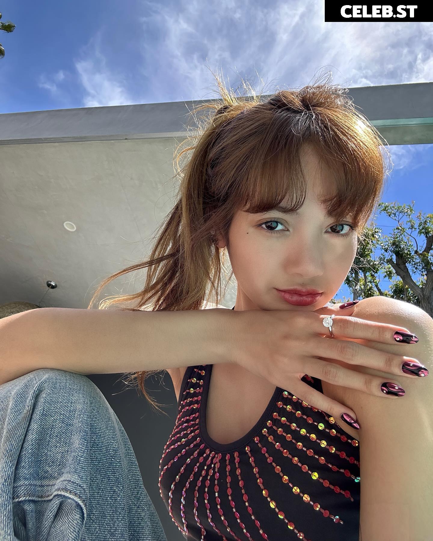 Lisa | BLΛƆKPIИK (Blackpink) Image 23656994