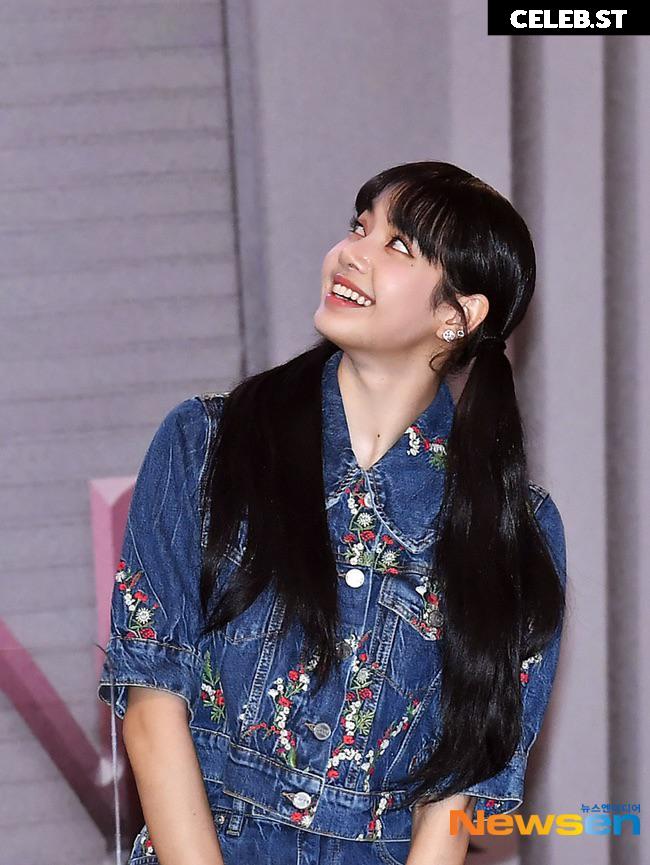 Lisa | BLΛƆKPIИK (Blackpink) Image 23656926
