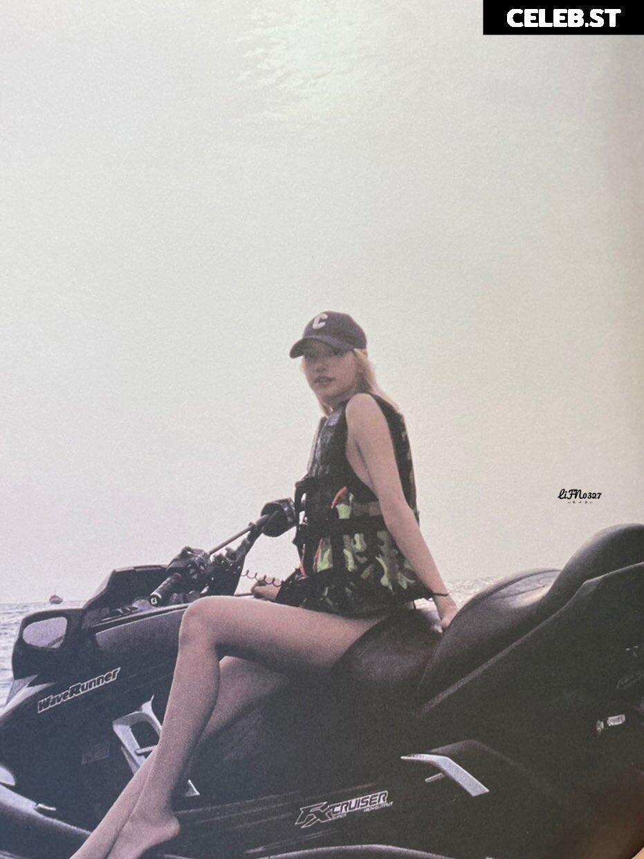 Lisa | BLΛƆKPIИK (Blackpink) Image 23656961