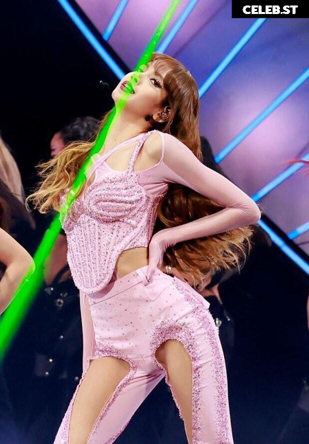 Lisa | BLΛƆKPIИK (Blackpink) Image 23656965