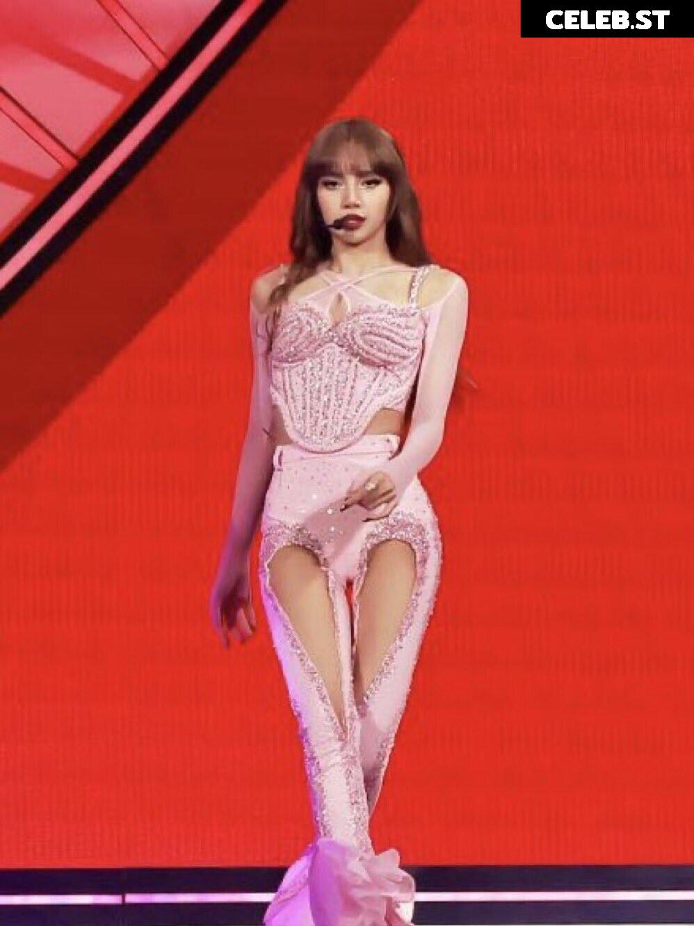 Lisa | BLΛƆKPIИK (Blackpink) Image 23656964