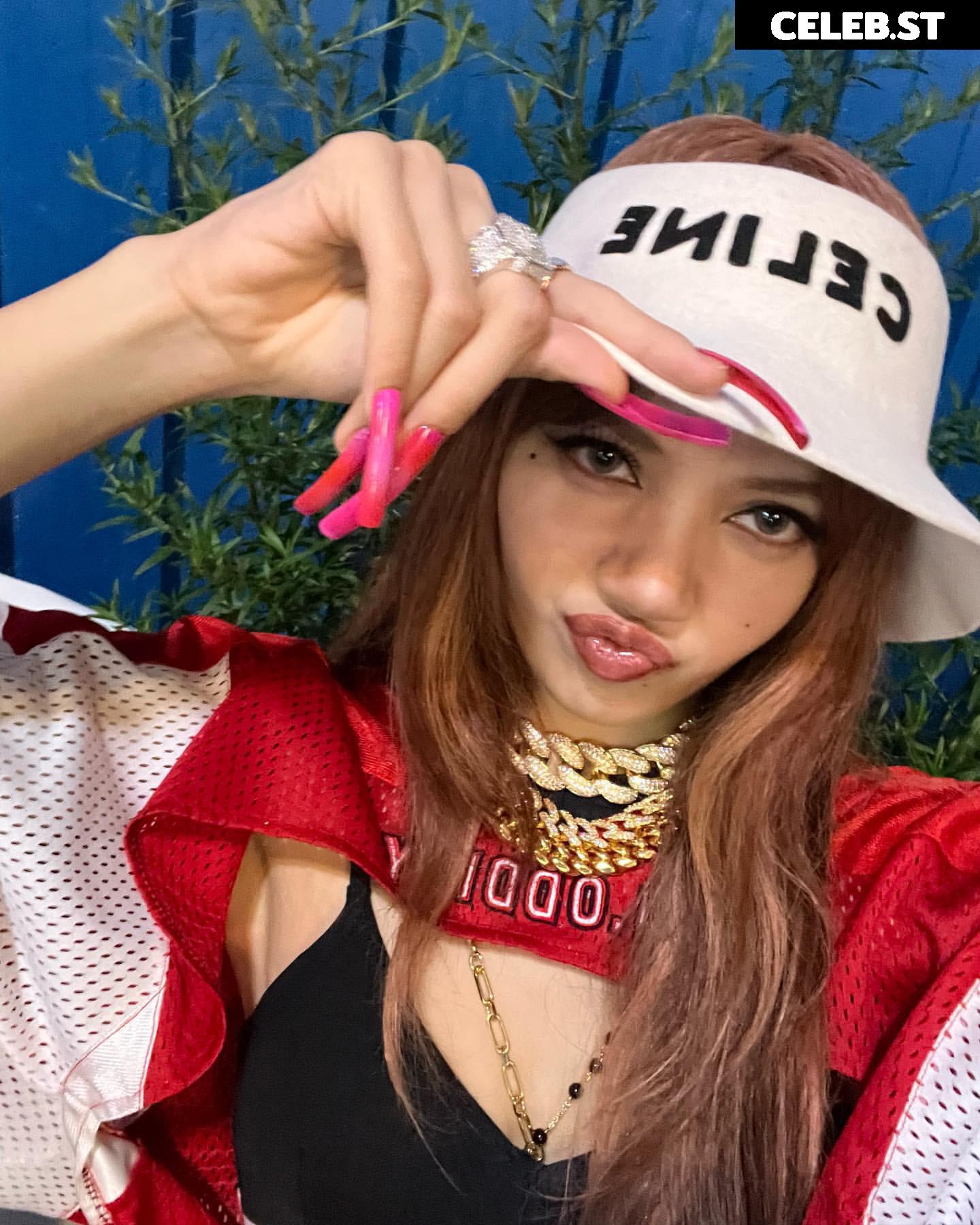 Lisa | BLΛƆKPIИK (Blackpink) Image 23656884