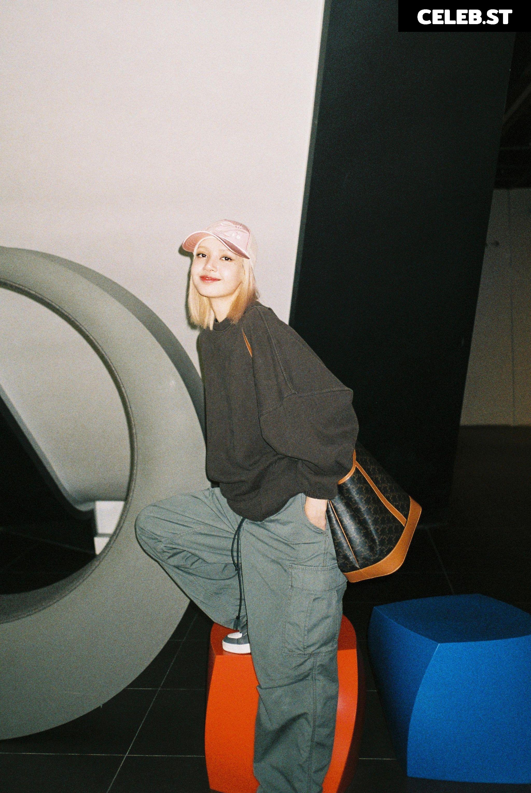 Lisa | BLΛƆKPIИK (Blackpink) Image 23656851