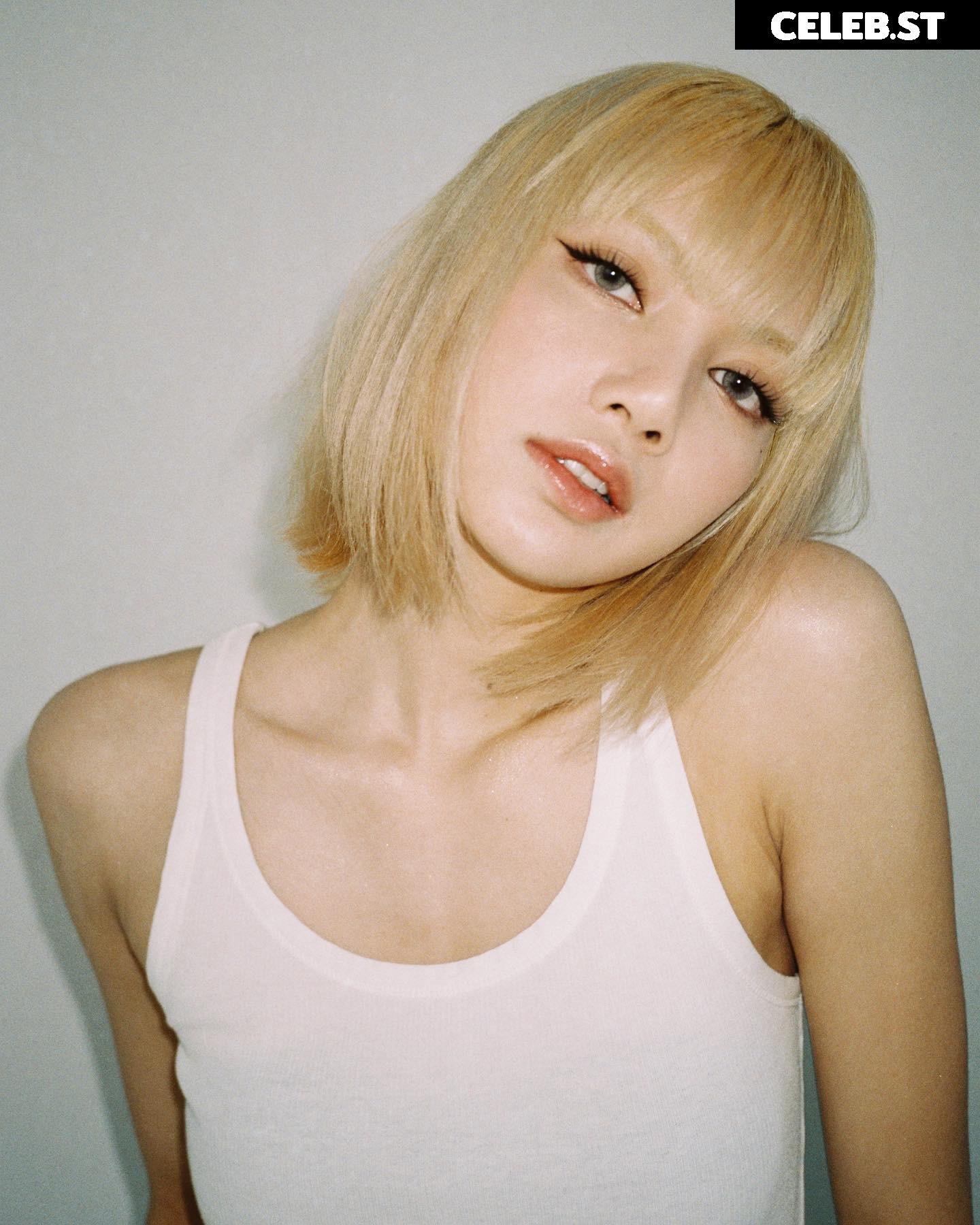 Lisa | BLΛƆKPIИK (Blackpink) Image 23656843