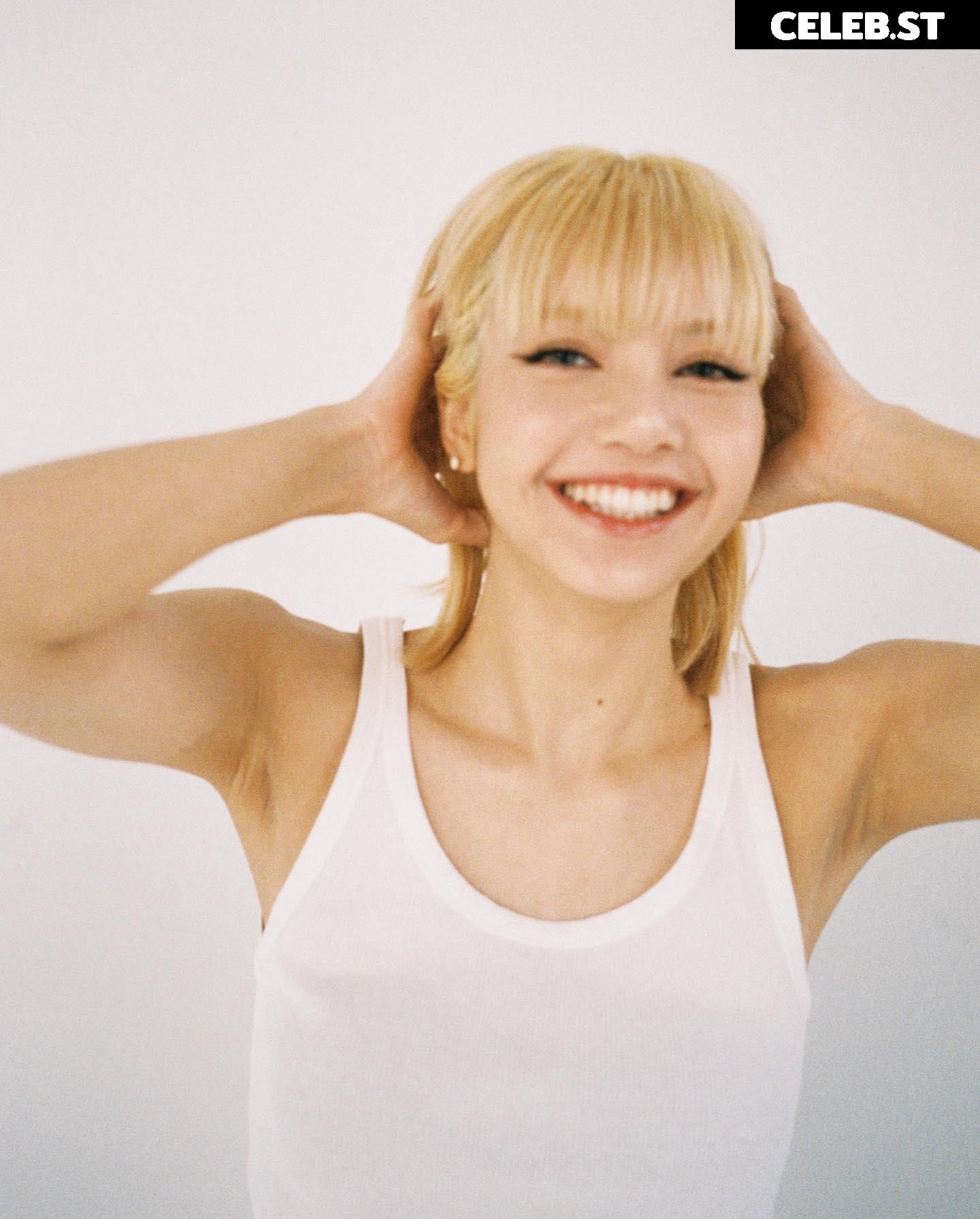 Lisa | BLΛƆKPIИK (Blackpink) Image 23656846