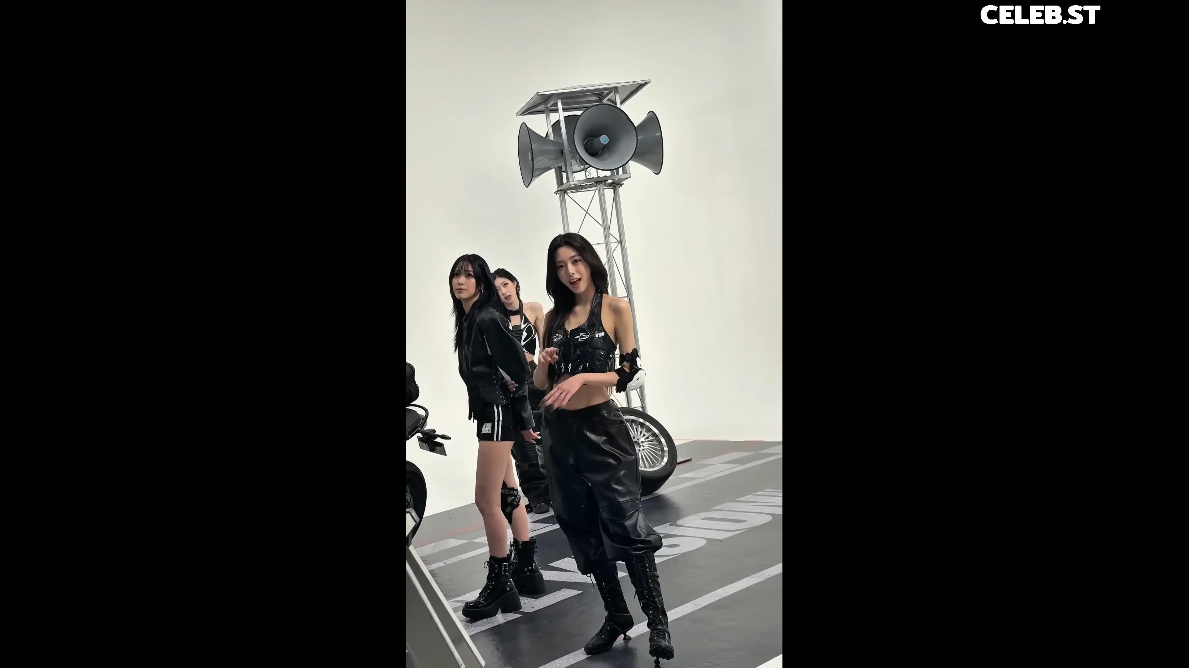 Yeji - ITZY (예지, Hwang Ye-ji) Image 23659428