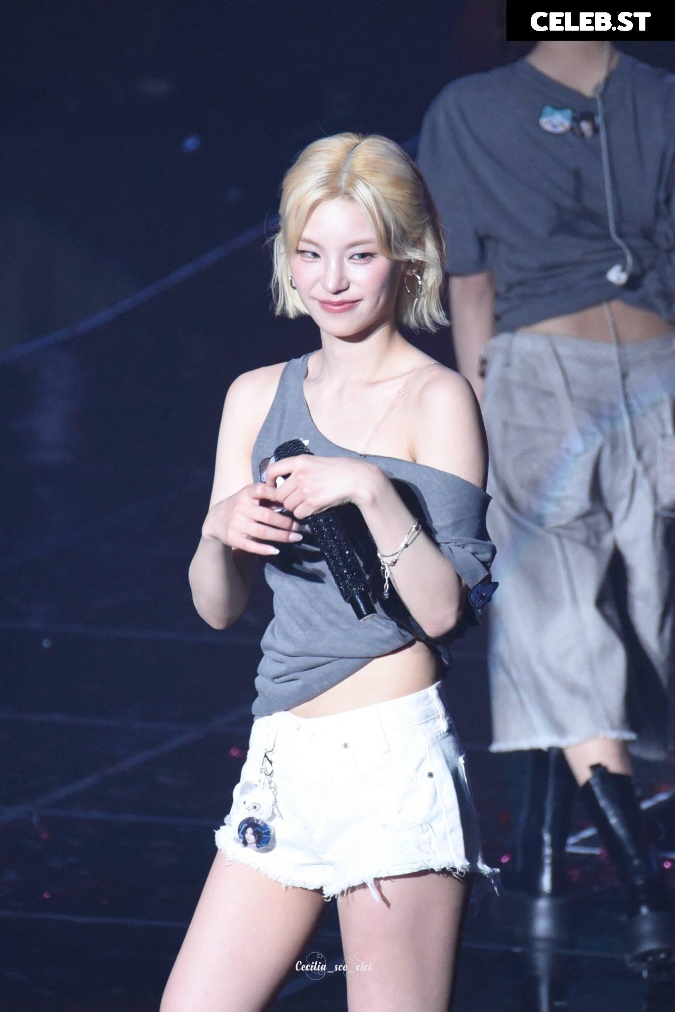 Yeji - ITZY (예지, Hwang Ye-ji) Image 23659100