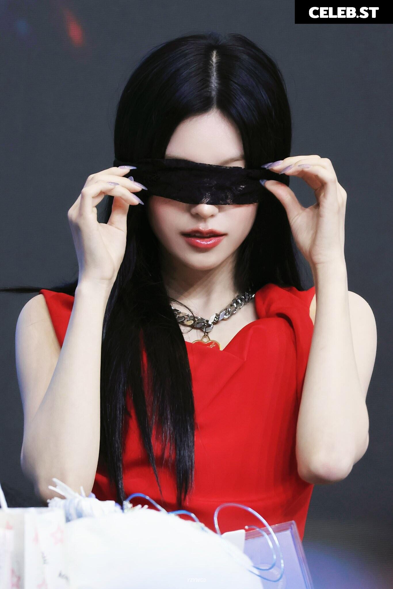 Yeji - ITZY (예지, Hwang Ye-ji) Image 23659384