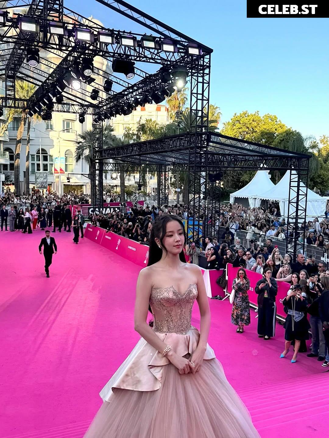 Jisoo  || - BLΛƆKPIИK ( BLACKPINK ) Image 23661811