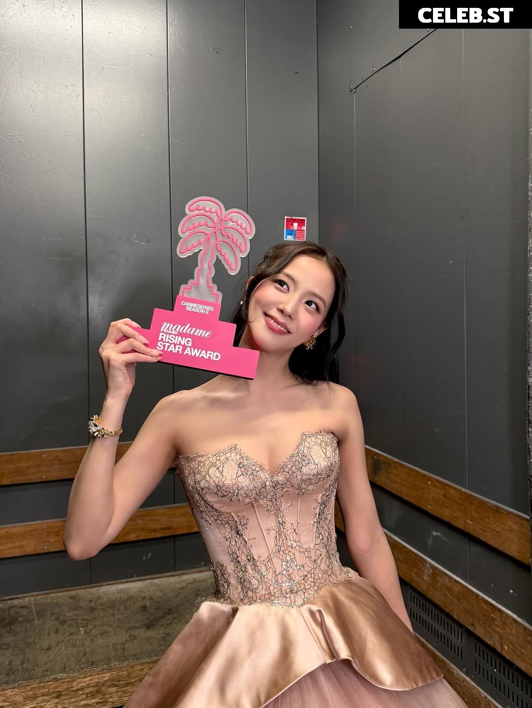 Jisoo  || - BLΛƆKPIИK ( BLACKPINK ) Image 23661807