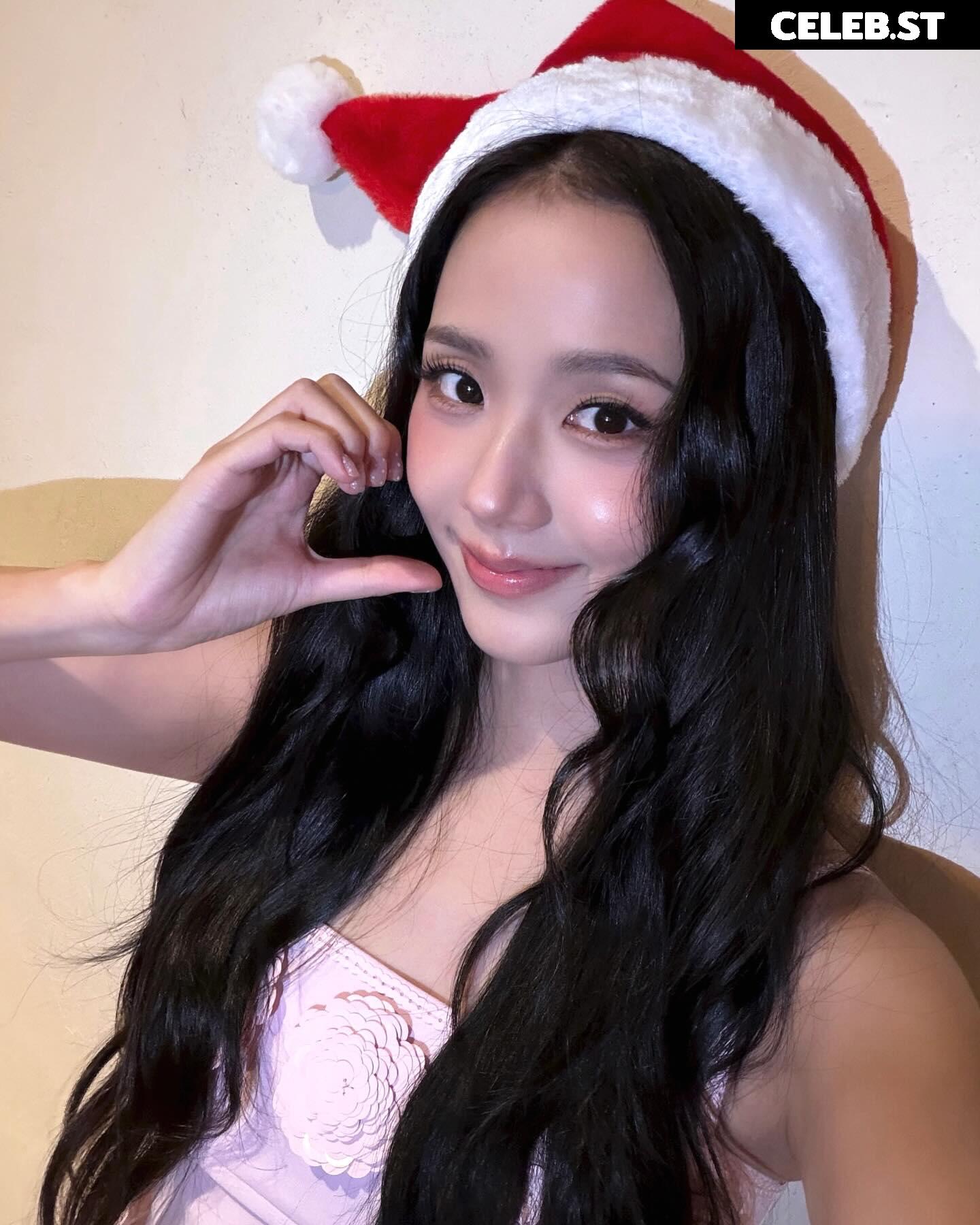 Jisoo  || - BLΛƆKPIИK ( BLACKPINK ) Image 23661179