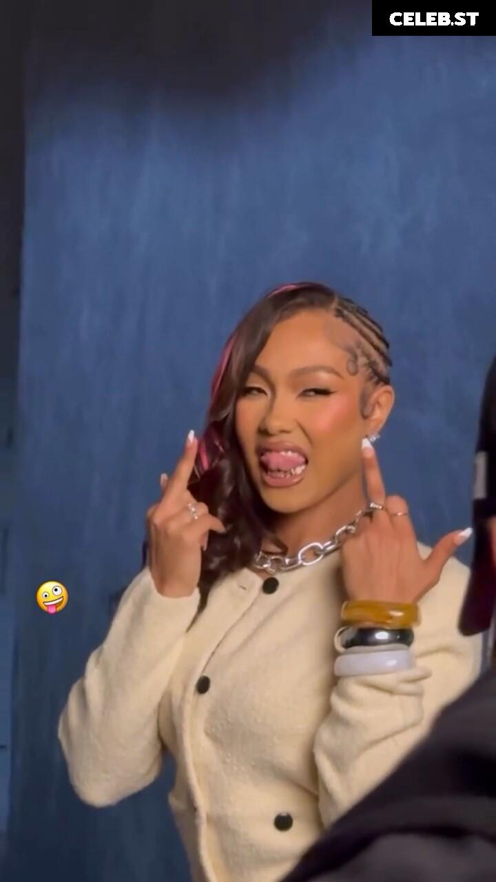 Parker McKenna Posey Image 23660193