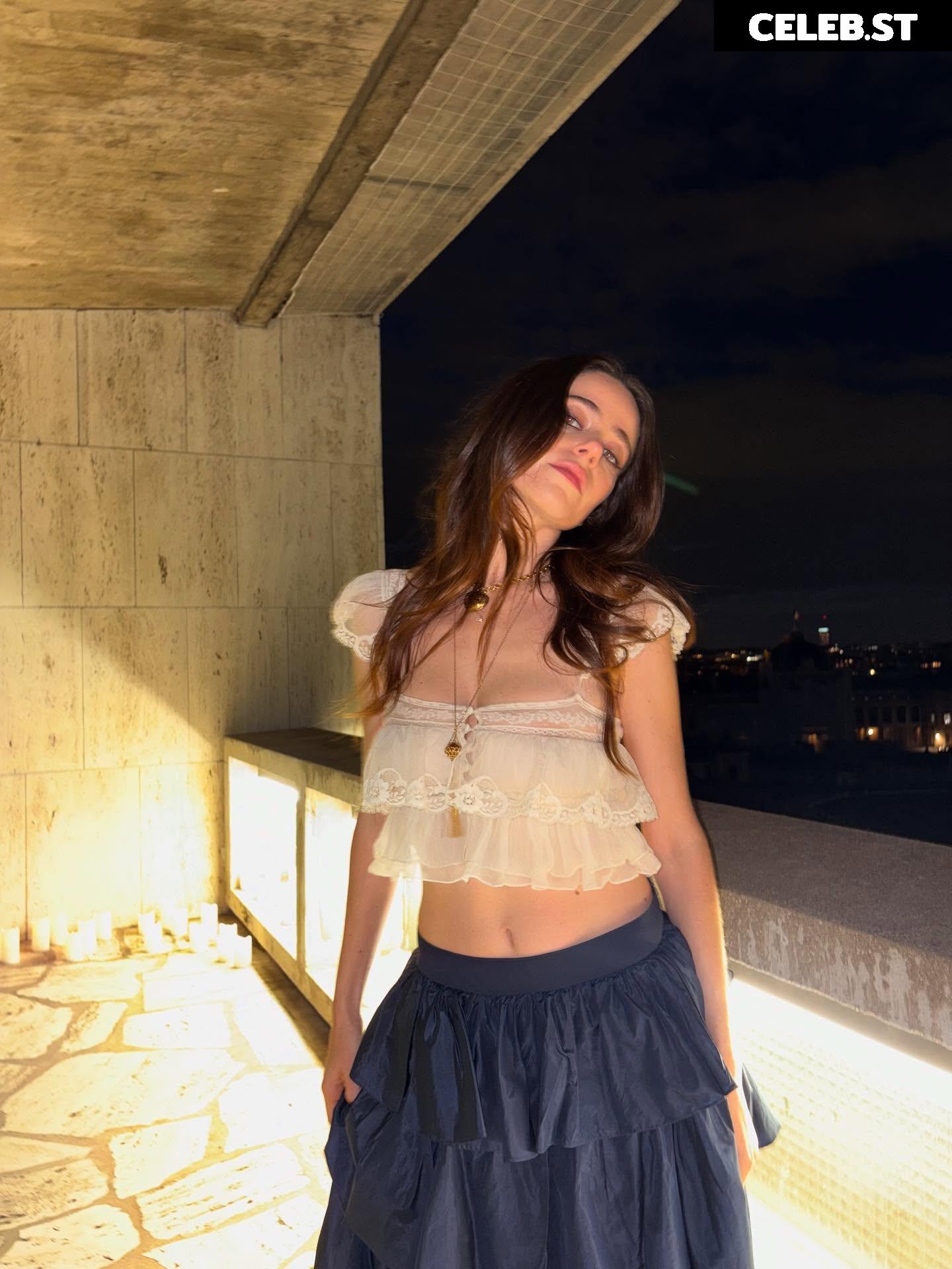 Molly Gordon Image 23660136
