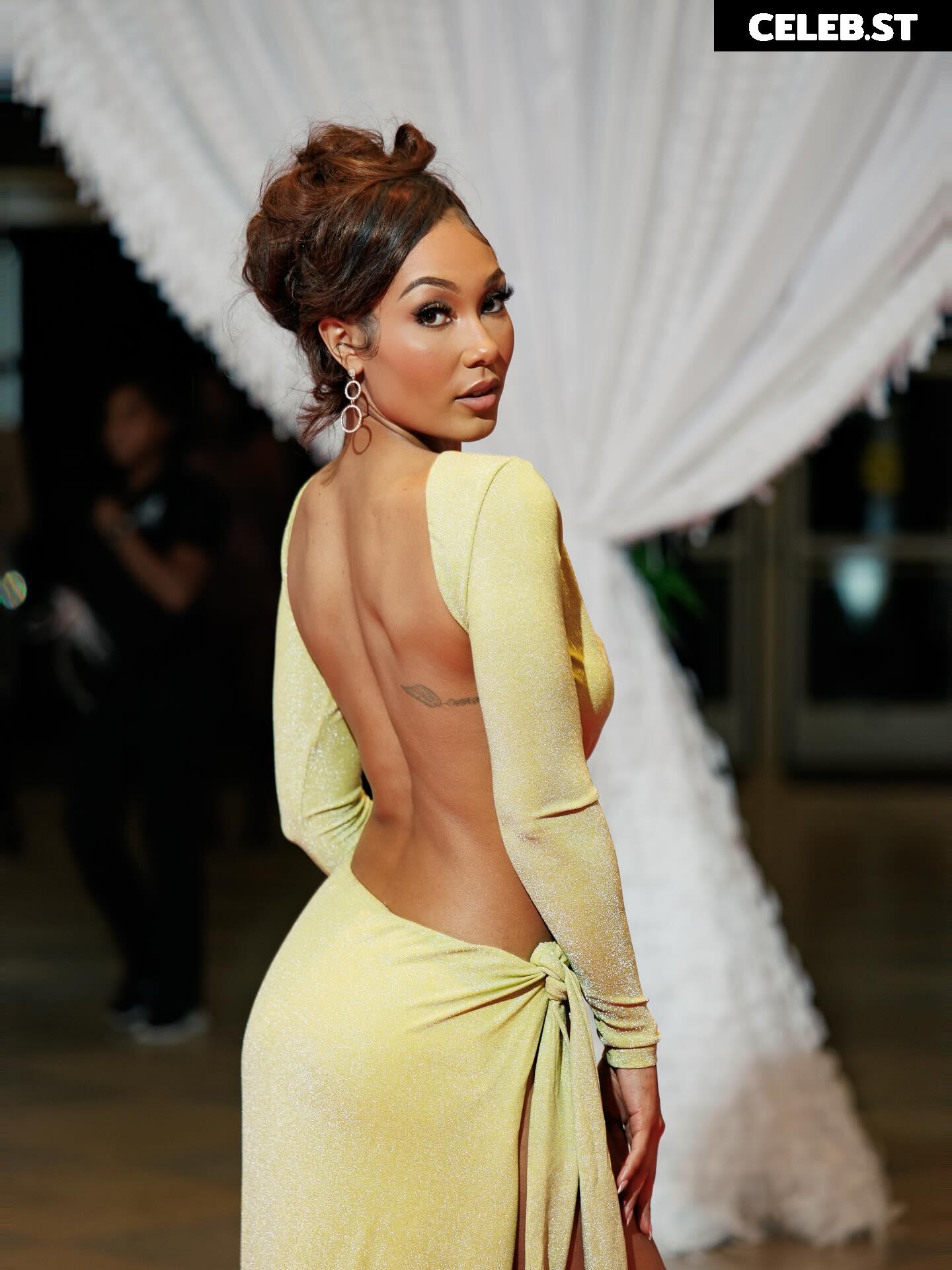 Parker McKenna Posey Image 23660225