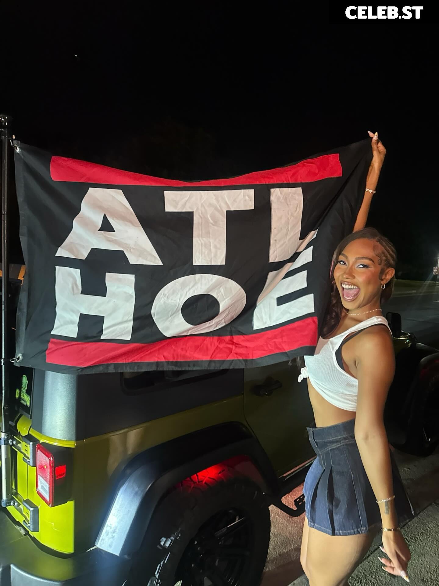 Parker McKenna Posey Image 23660212