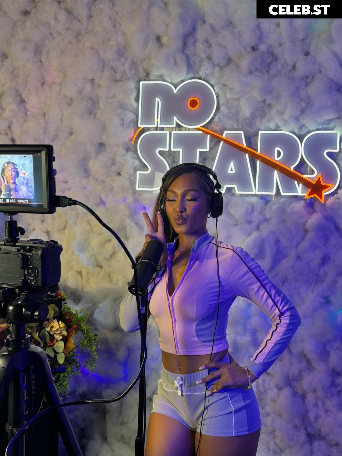 Parker McKenna Posey Image 23660201