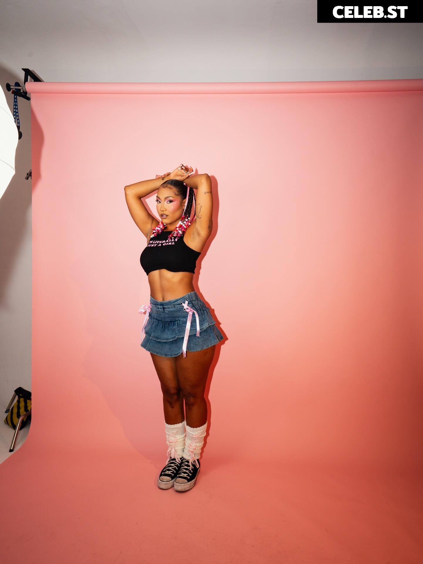 Parker McKenna Posey Image 23660264