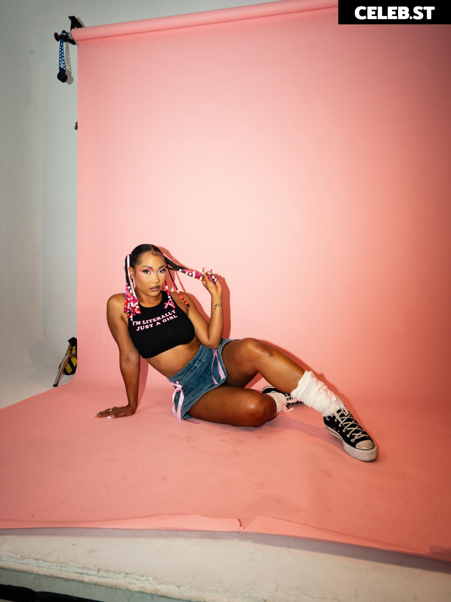 Parker McKenna Posey Image 23660269