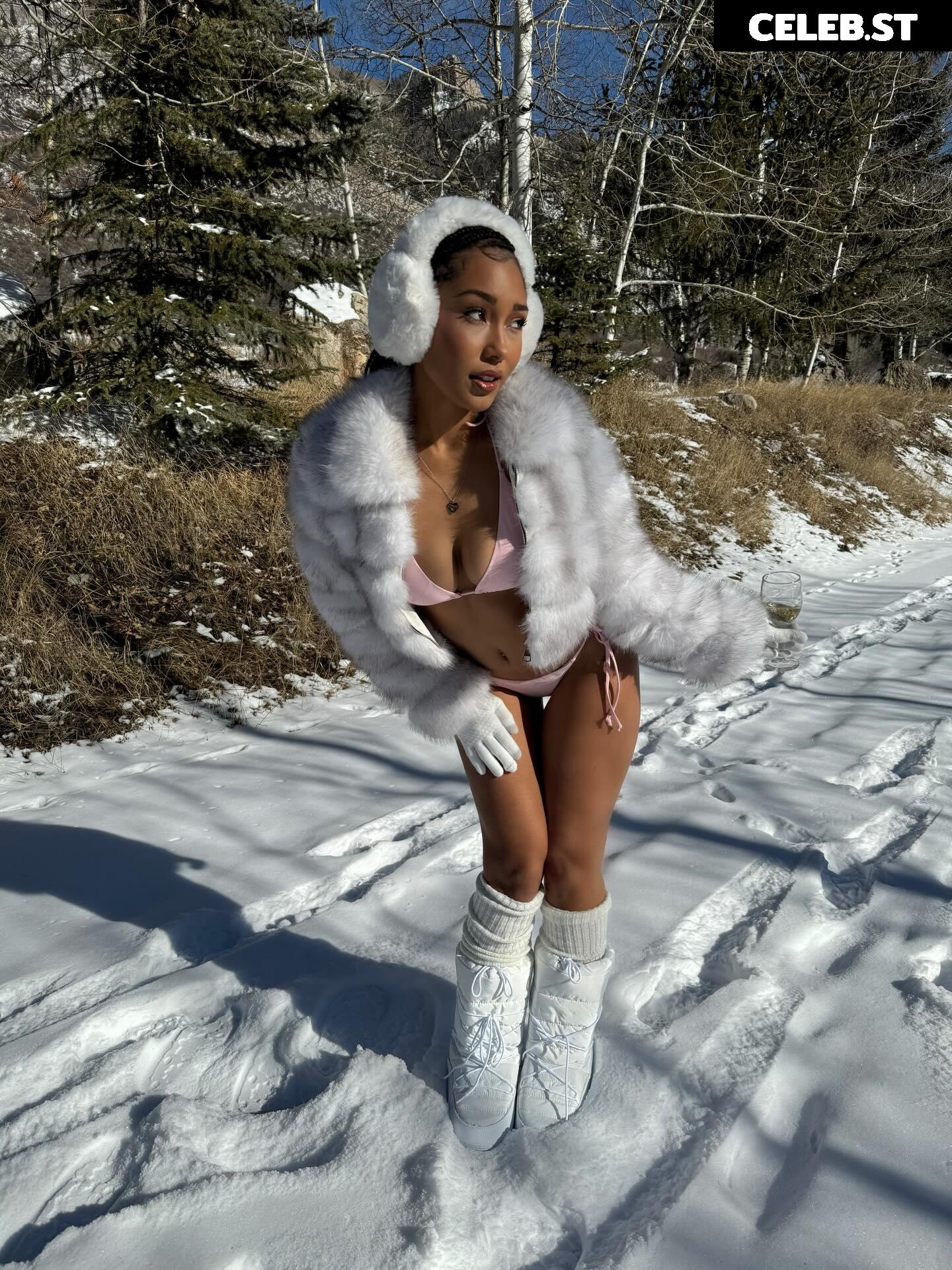 Parker McKenna Posey Image 23660244