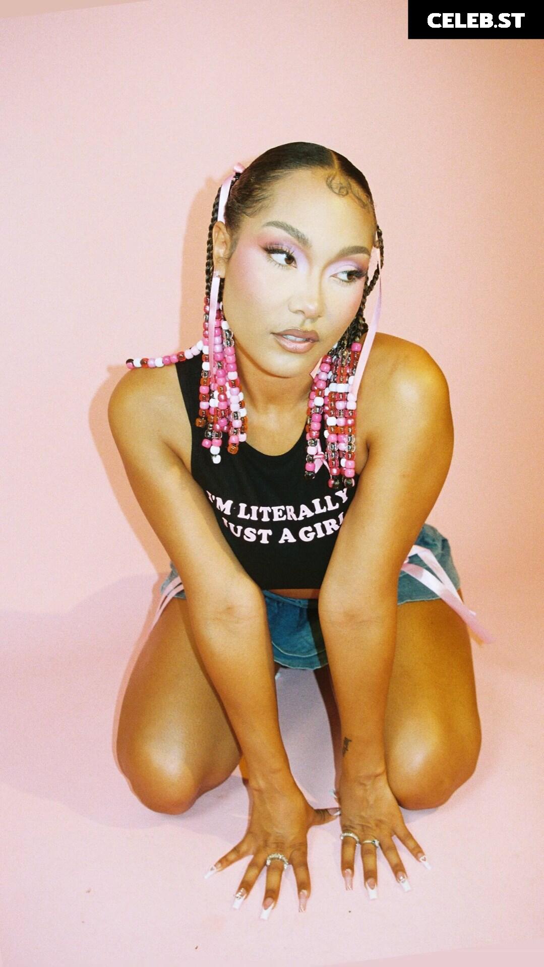 Parker McKenna Posey Image 23660273