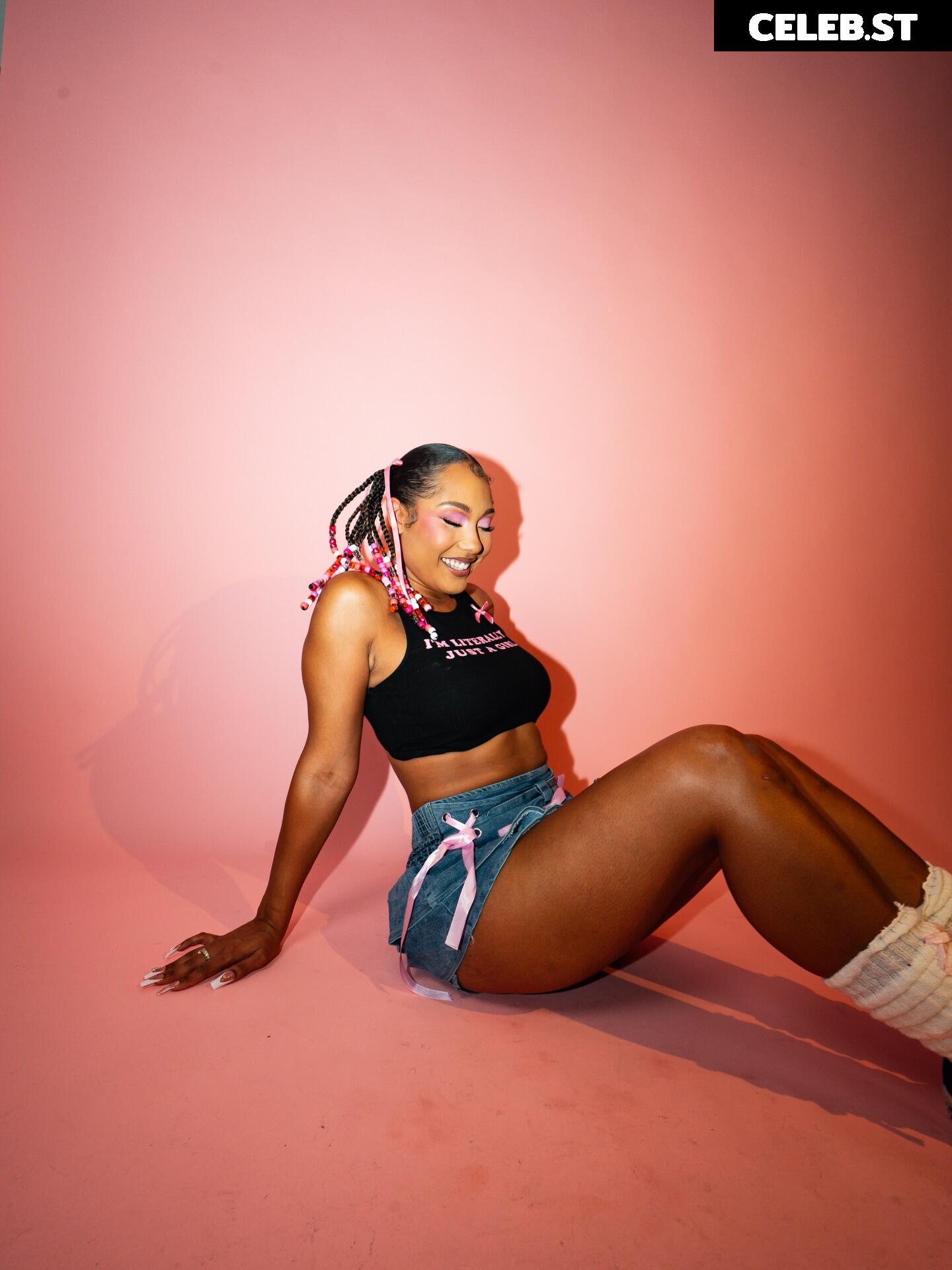 Parker McKenna Posey Image 23660272