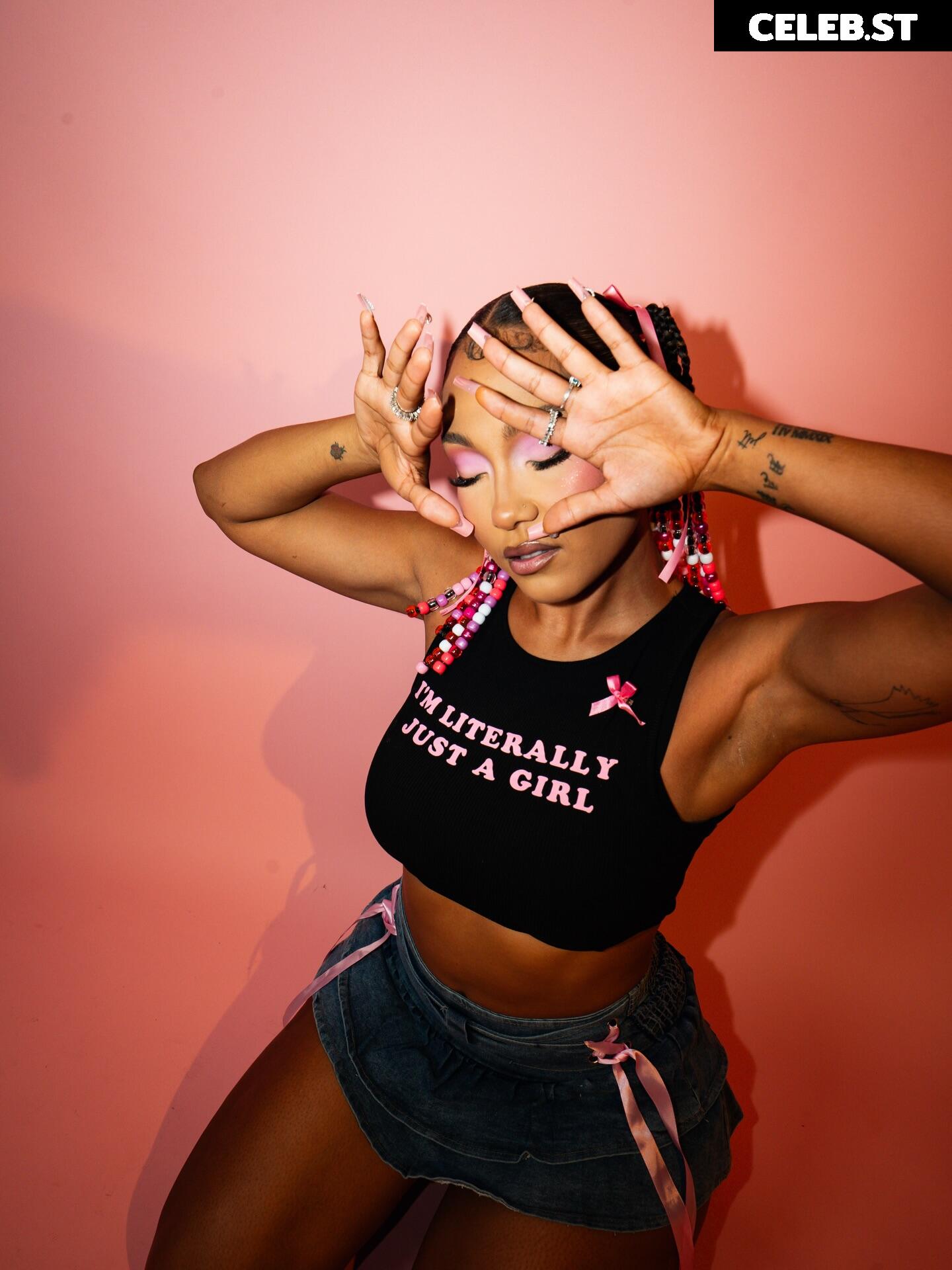Parker McKenna Posey Image 23660274