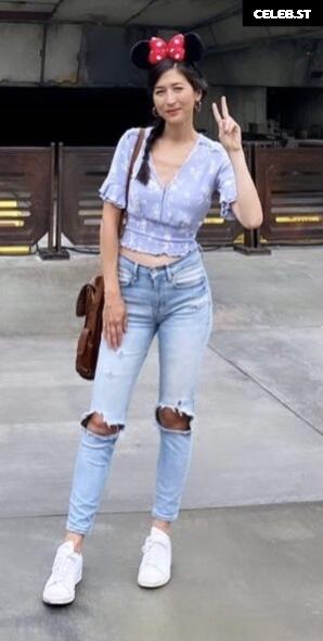 Mina Kimes Image 23678317