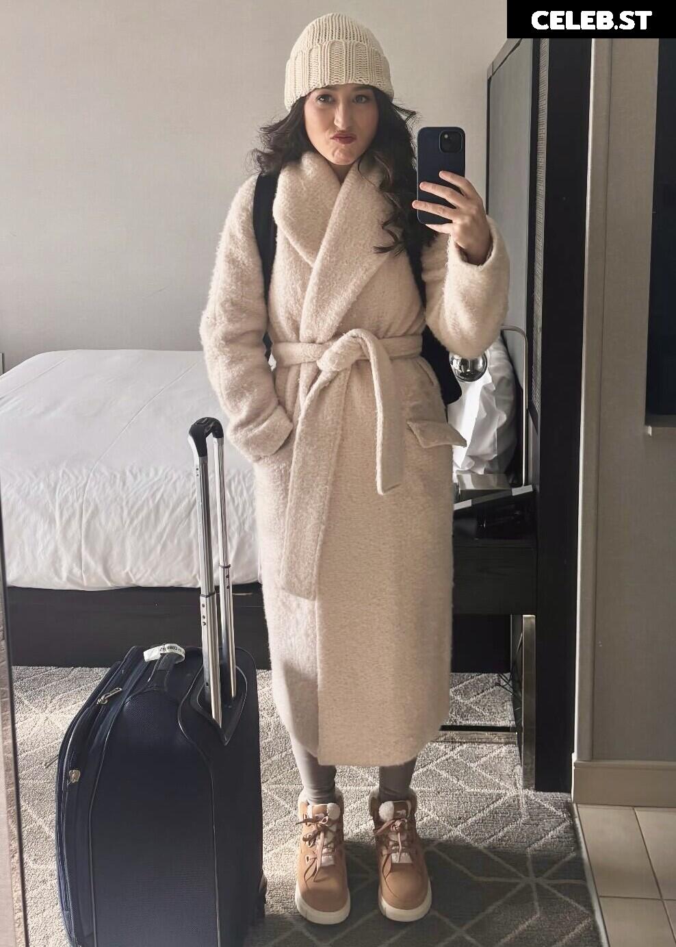 Mina Kimes Image 23678257
