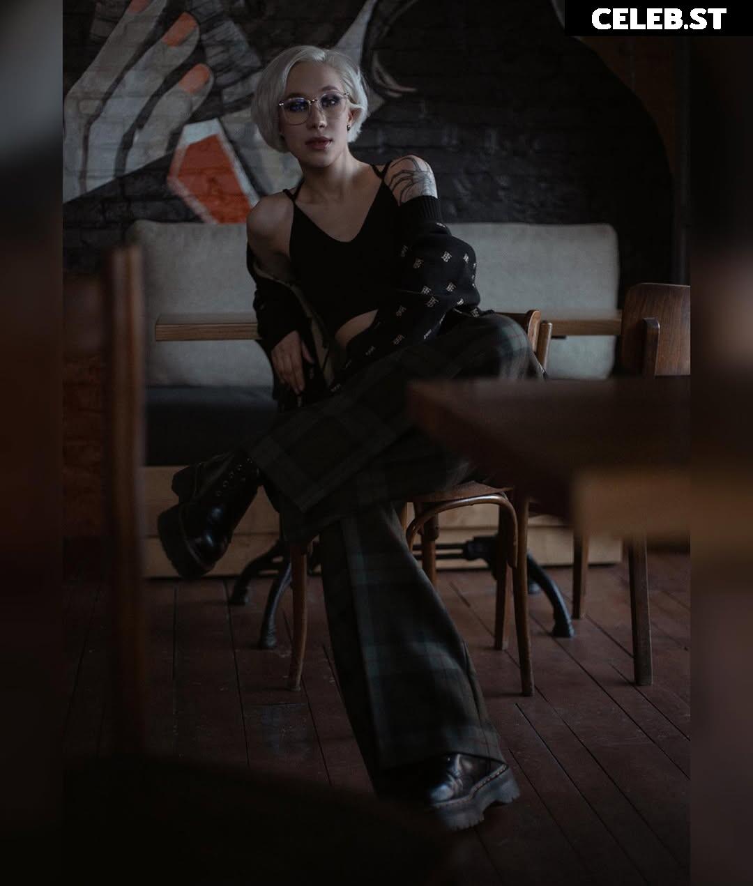Olga Haku @frau_haku Image 23679745