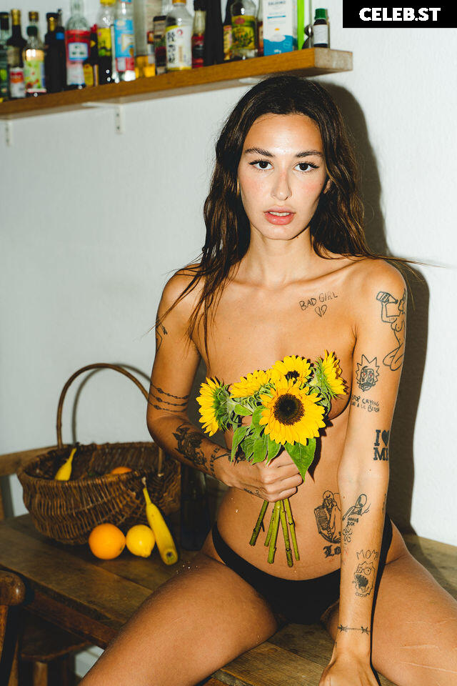 Nikairani Image 2362483