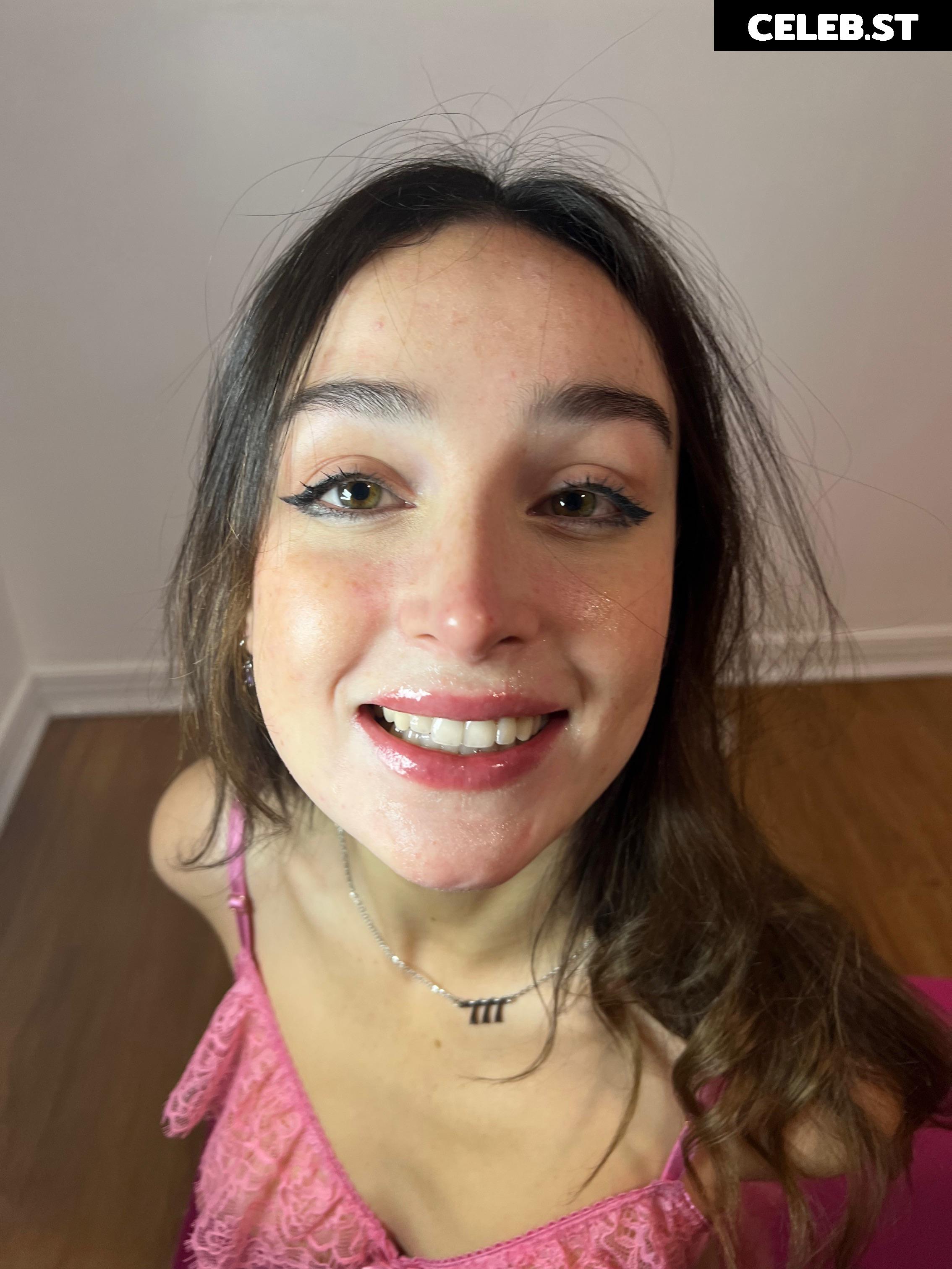 lolamoonxox Image 2363589