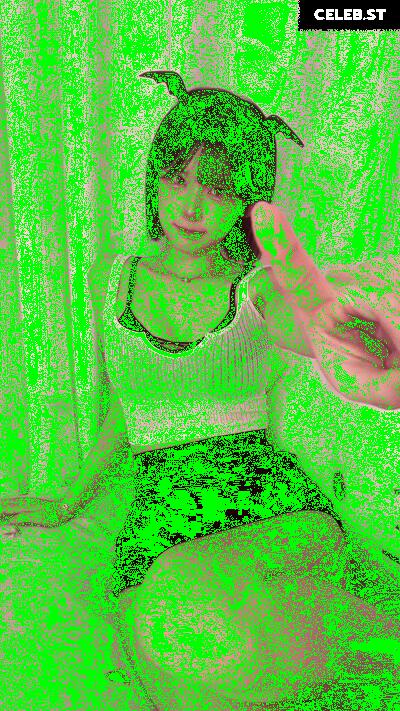 yule_.0.03 Image 23601891
