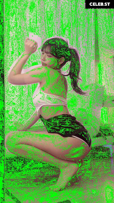 yule_.0.03 Image 23601457