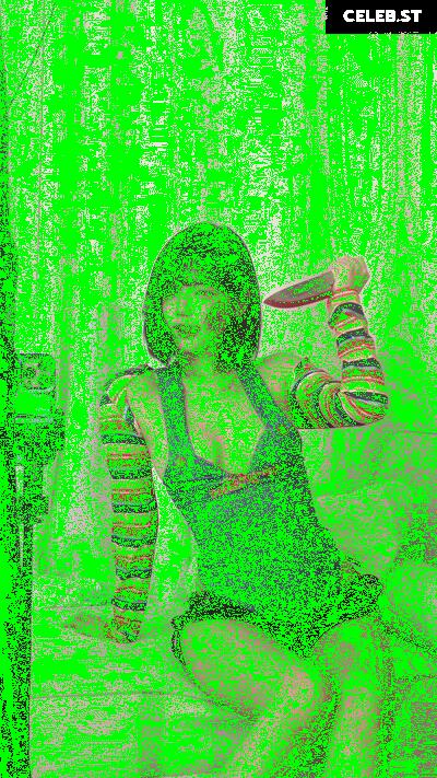 yule_.0.03 Image 23601784