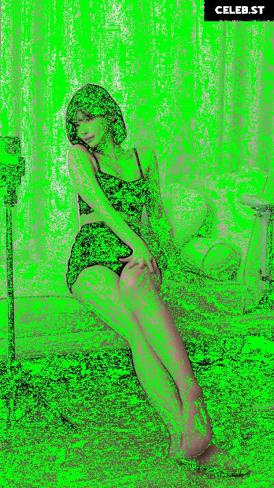yule_.0.03 Image 23601734