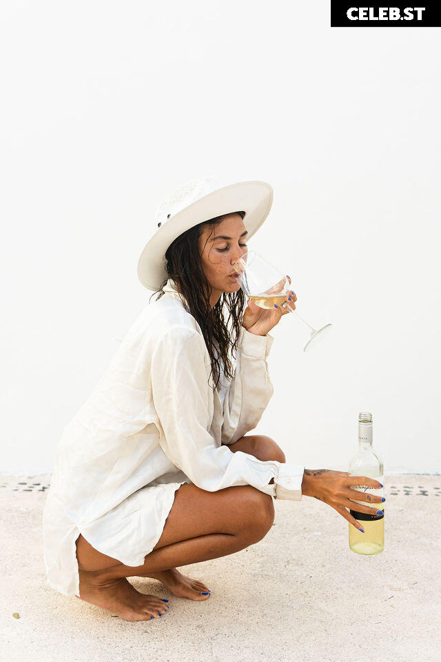 Nikairani Image 2360058