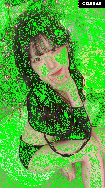 yule_.0.03 Image 23602259