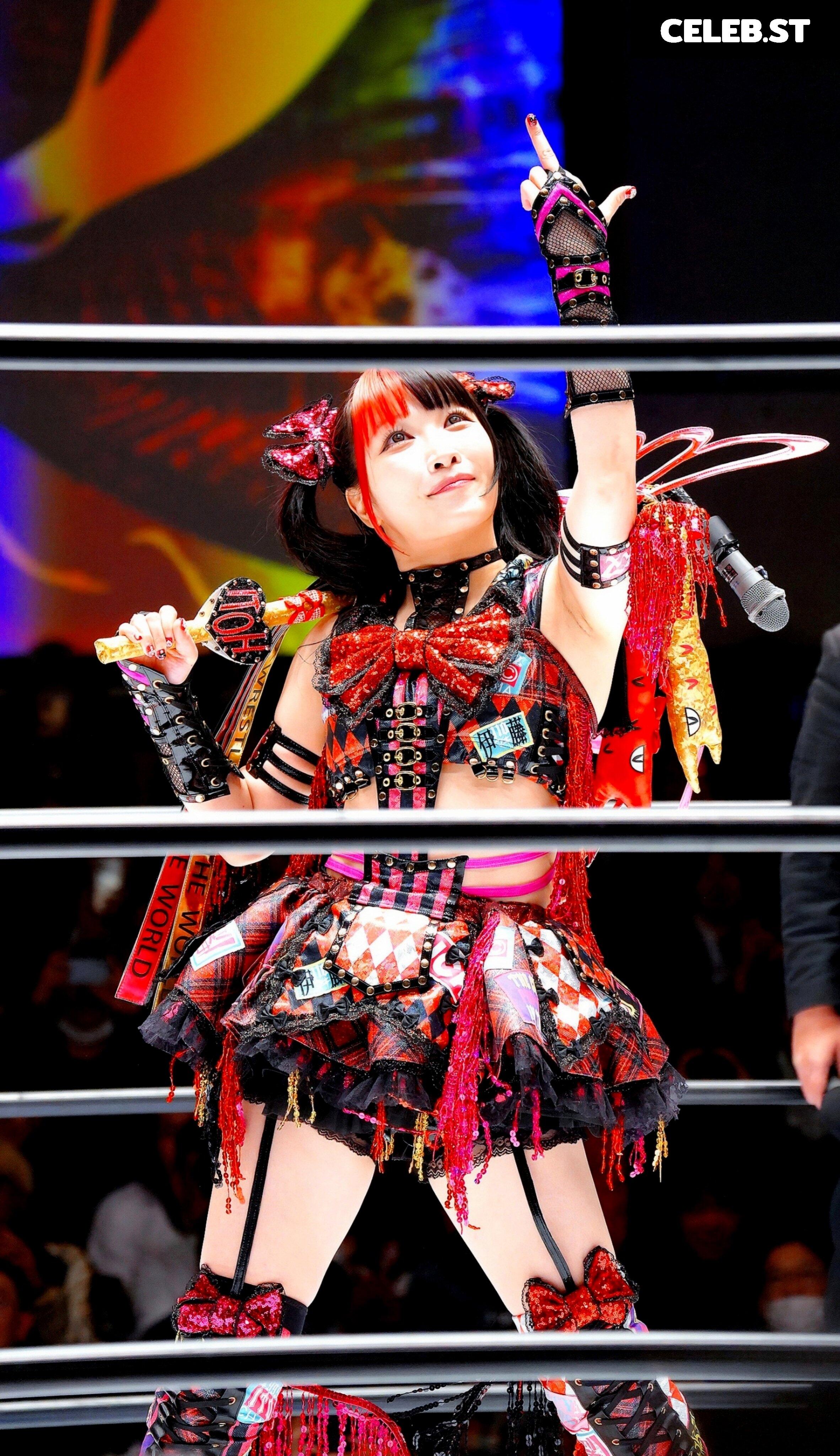 Maki Itoh Image 23694413