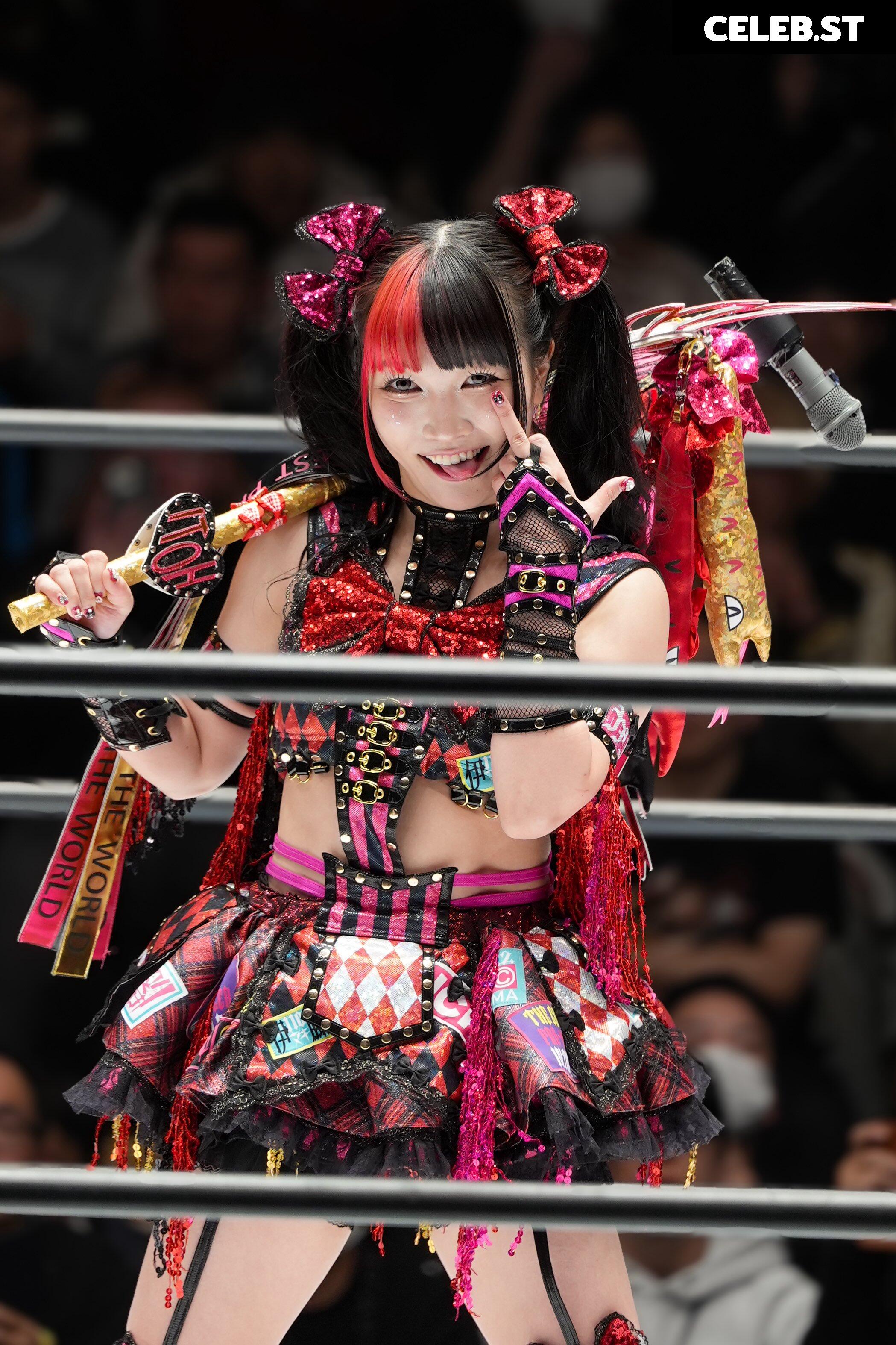 Maki Itoh Image 23694411