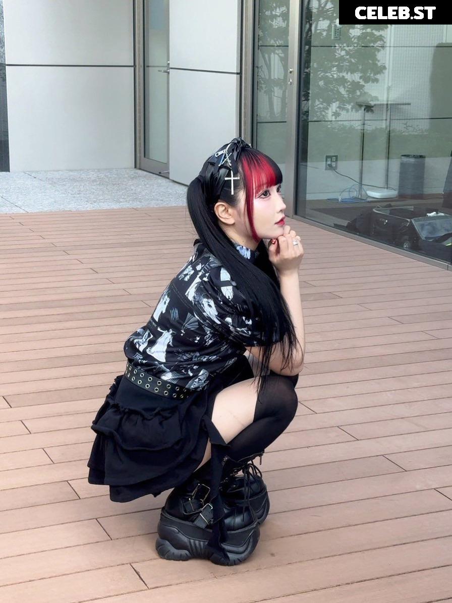 Maki Itoh Image 23694432